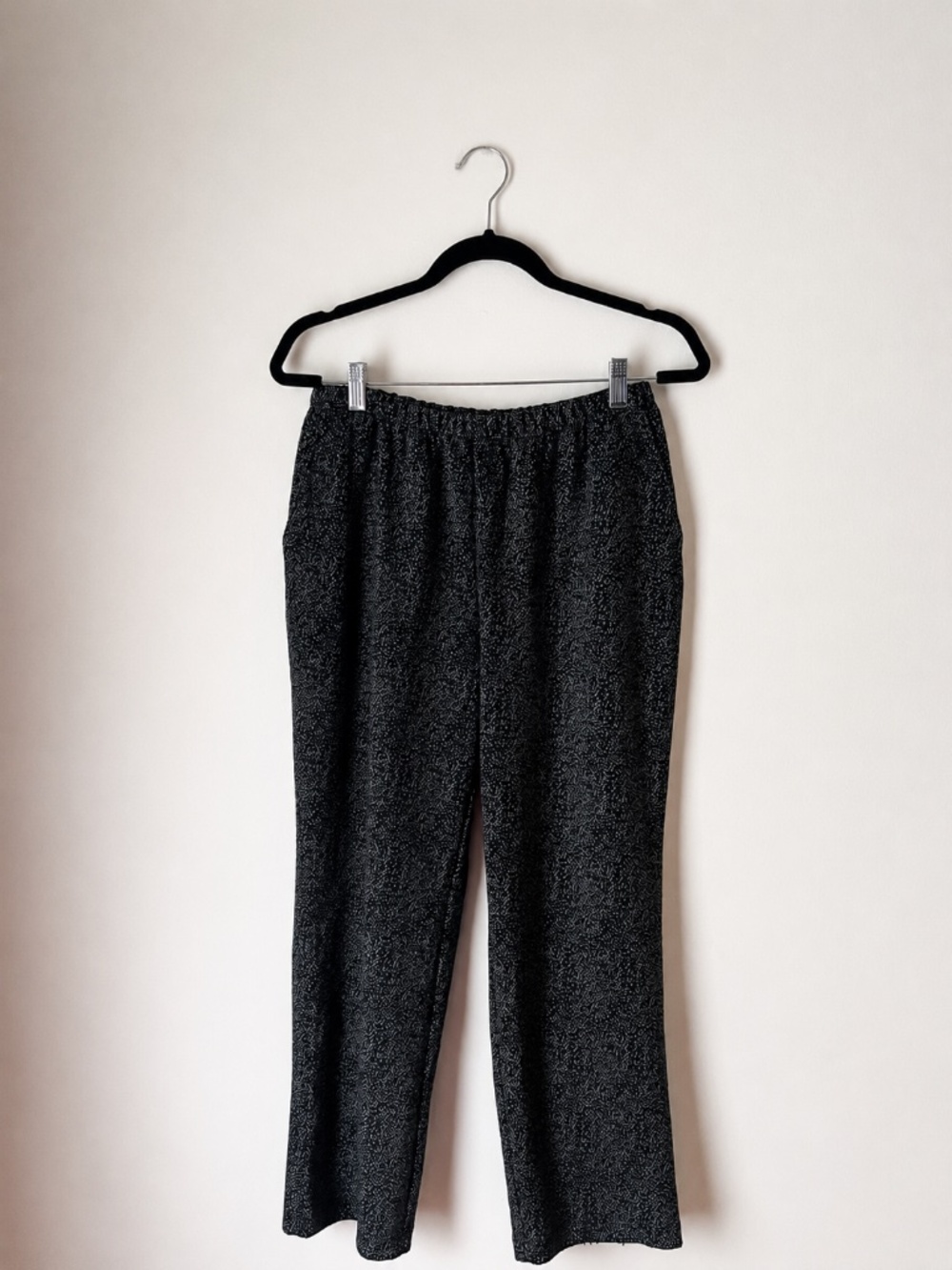 Lands' End Sport Knit Straight Leg Pants M Petite Black Textured Pull On Career